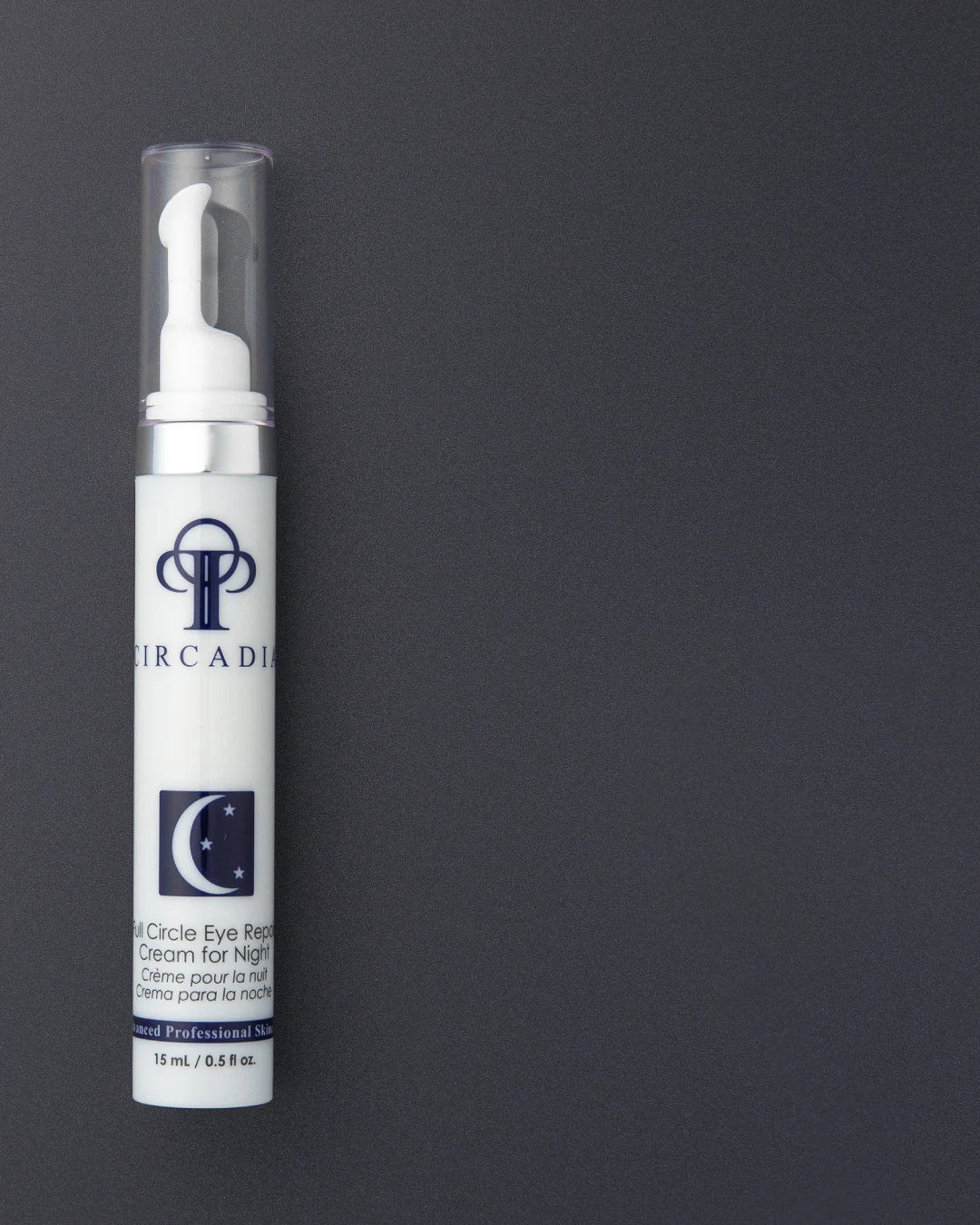 Kaip turėtų atrodyti visapusiška akių srities priežiūra? Vakaro rutina